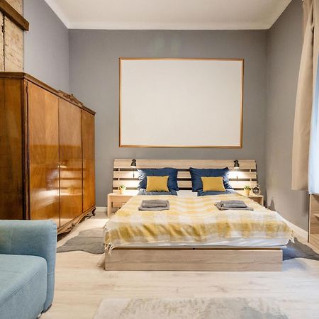 Ferienwohnung Urban Tranquillity By The Main Shopping Street Budapest Exterior foto