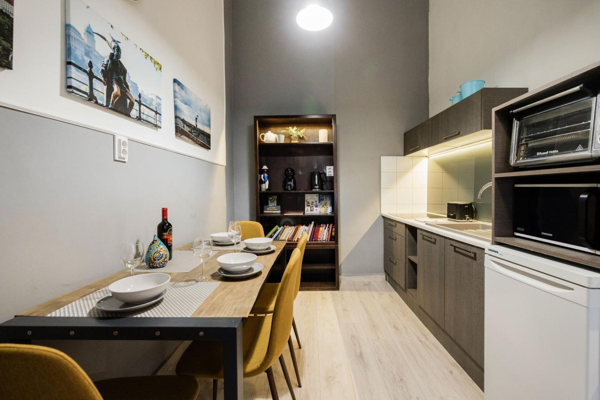 Ferienwohnung Urban Tranquillity By The Main Shopping Street Budapest Exterior foto