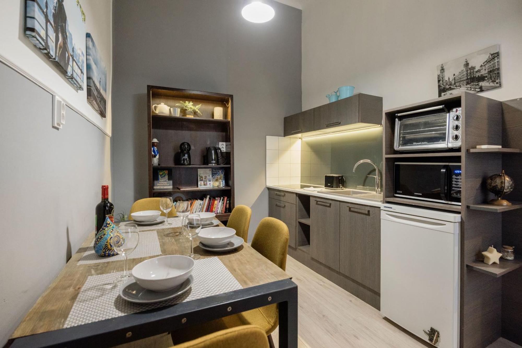 Ferienwohnung Urban Tranquillity By The Main Shopping Street Budapest Exterior foto
