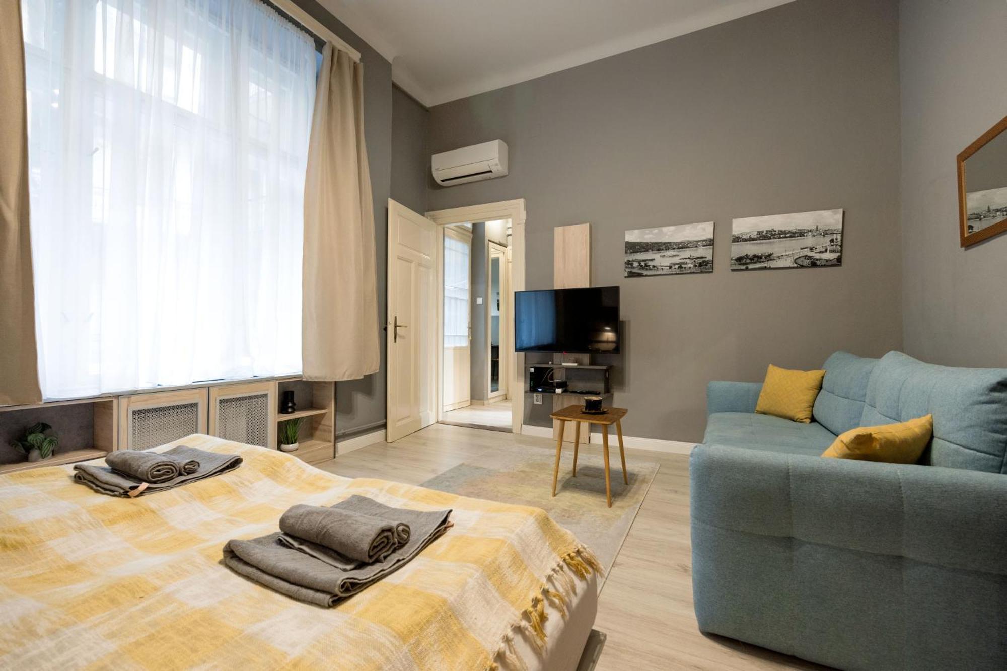 Ferienwohnung Urban Tranquillity By The Main Shopping Street Budapest Exterior foto